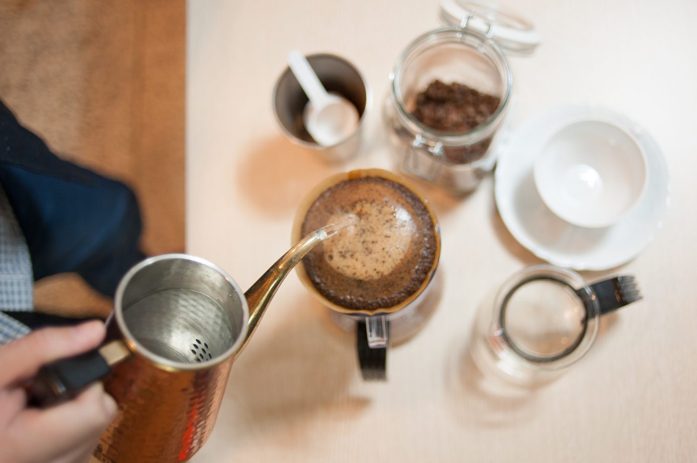Cà phê pha tay tại nhà: pour-over cho ly cà phê sạch vị